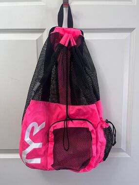 TYR Pink and Black Mesh Drawstring Swim Backpack Like New